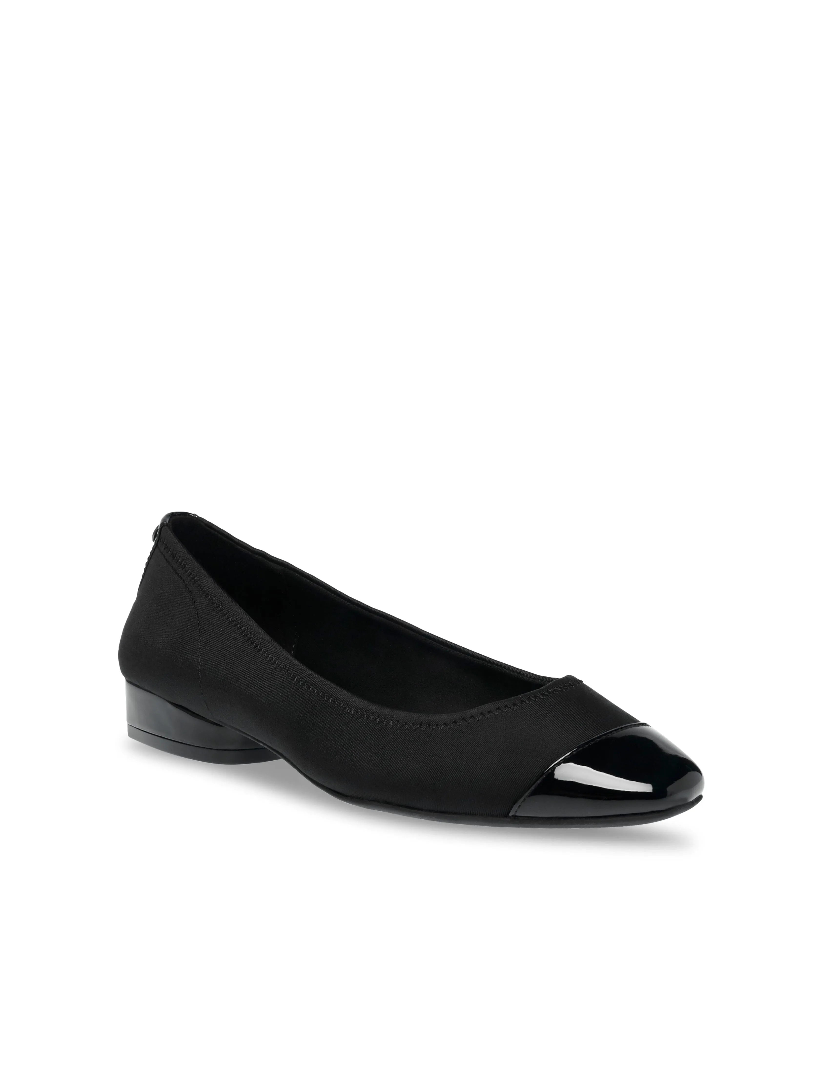 Carlie Flat