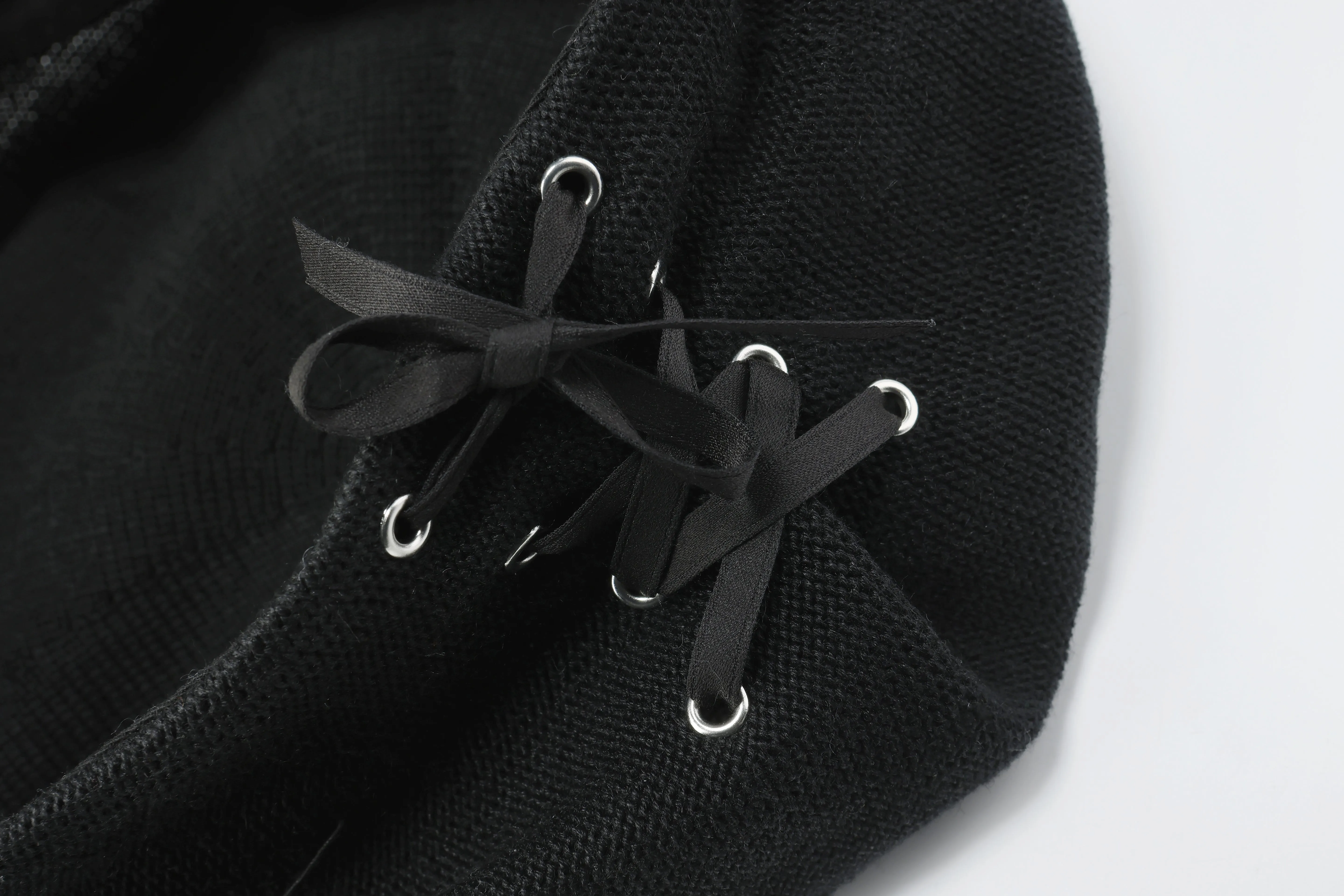 Lacing The Dart Beret